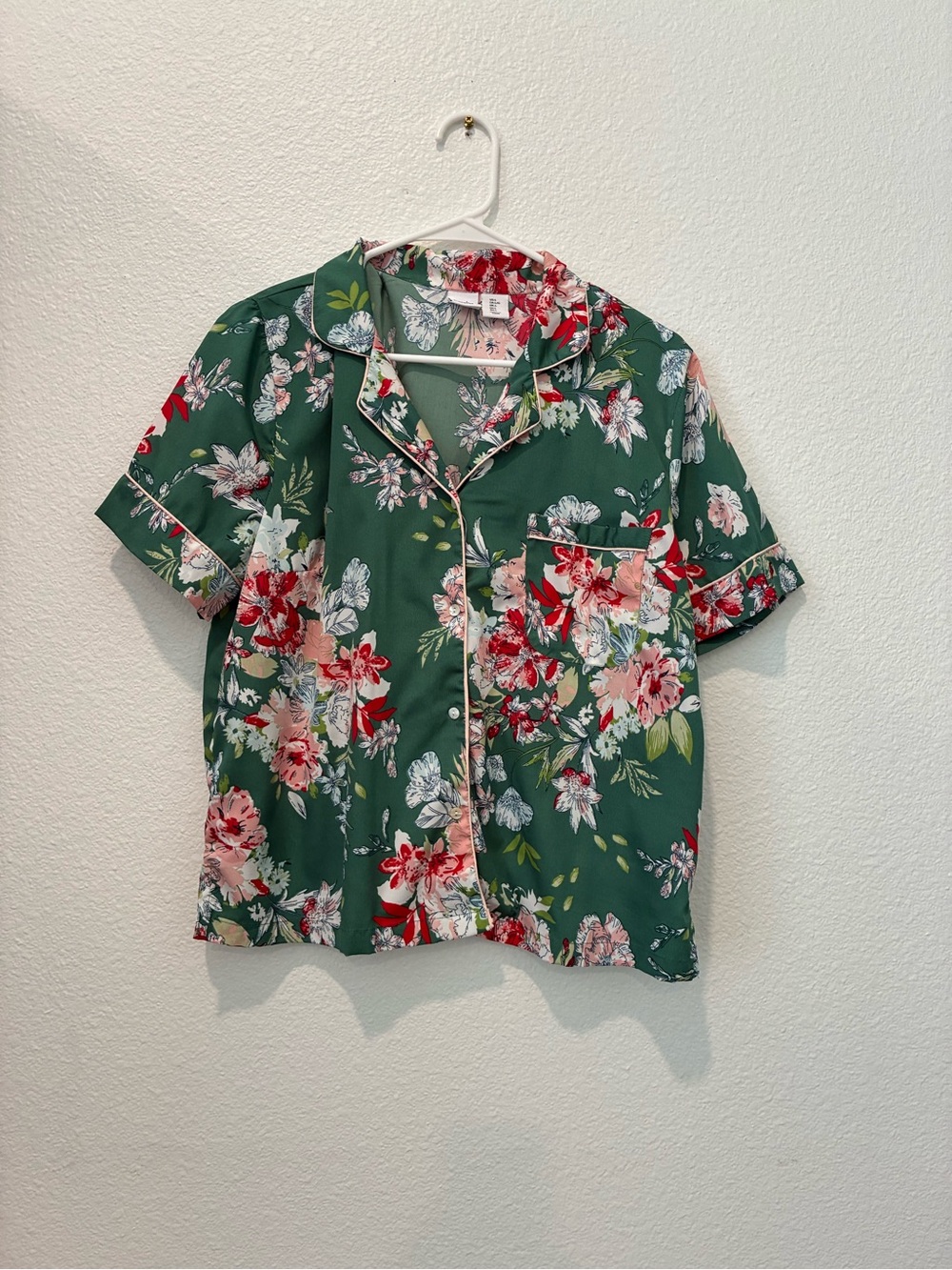 Floral Short-Sleeve Button Front pajama top size large